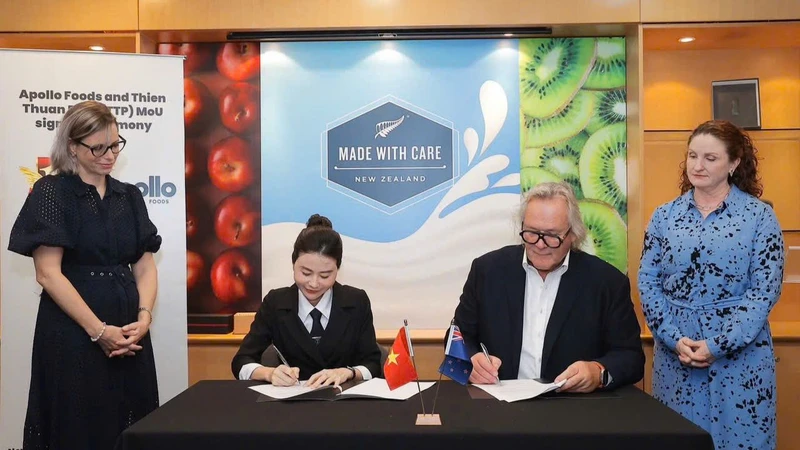 Thiên Thuận Phát ký biên bản ghi nhớ để đưa sản phẩm sữa yến mạch cao cấp New Zealand vào Việt Nam